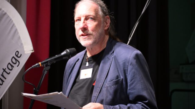 Walter Windisch-Laube eröffnete die 7. Alsfelder Kulturtage in der Alsfelder Stadtschule.